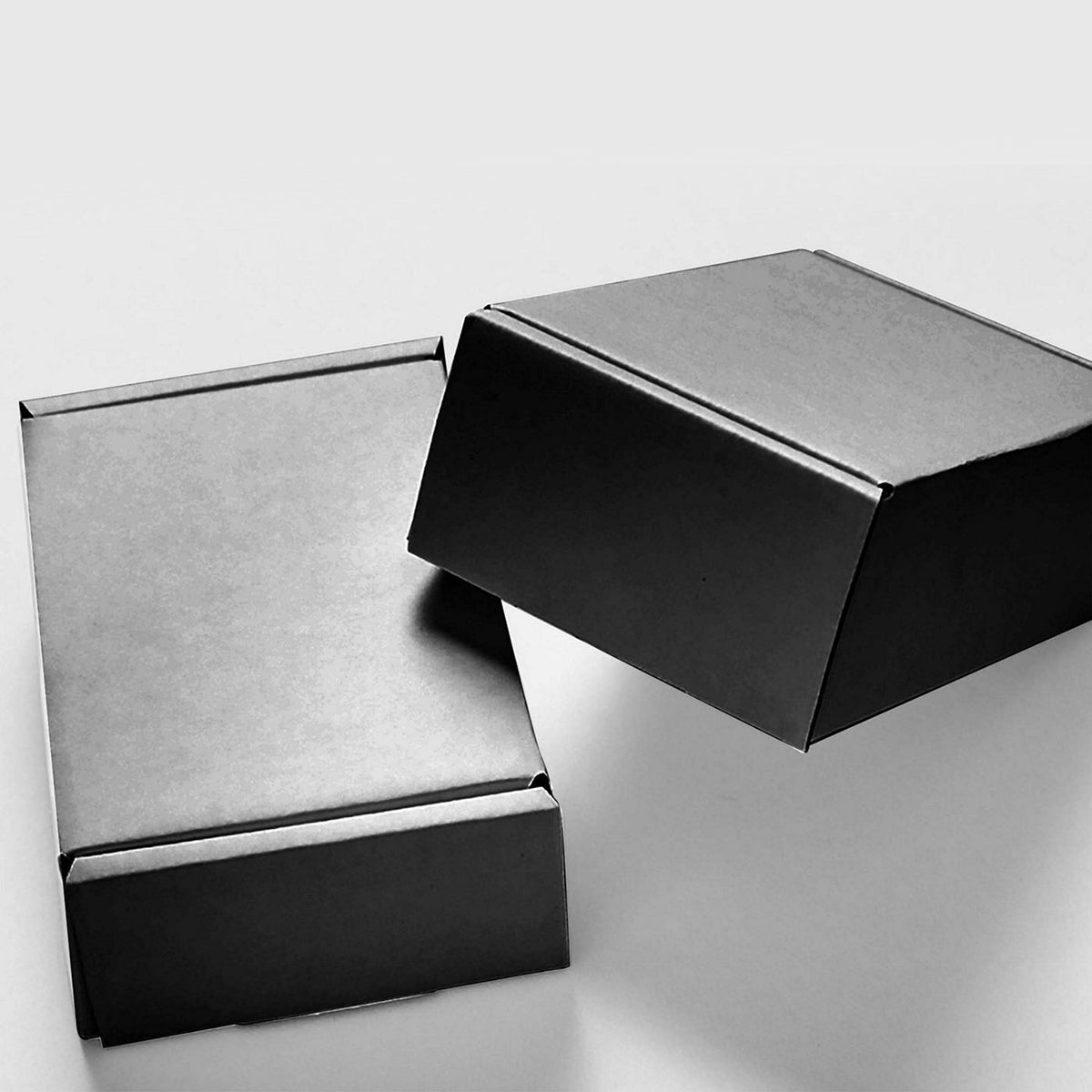 Plain Black Mailer Box